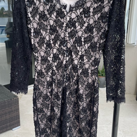 Black dress - Picture 3 of 3